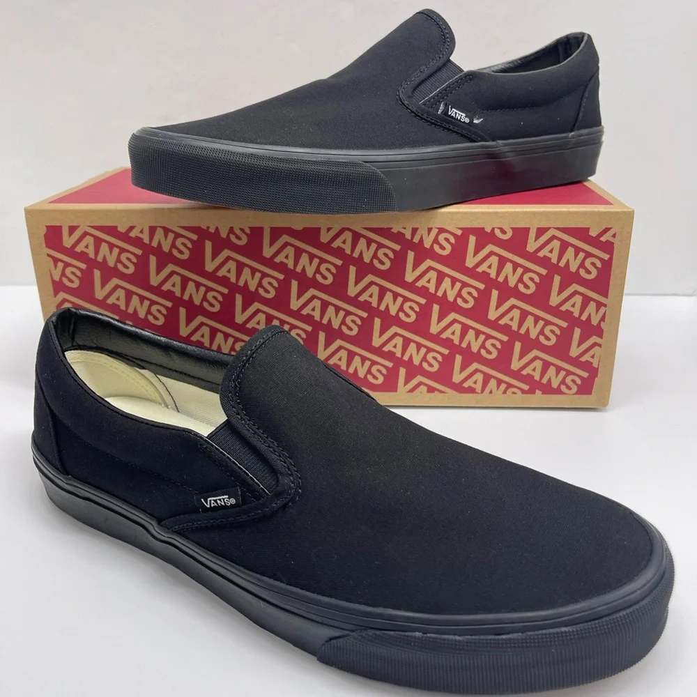 Vans Men's Classic Black Slip-On Sneakers
Black/Black
VN000EYEBKA - Picture 5 of 16